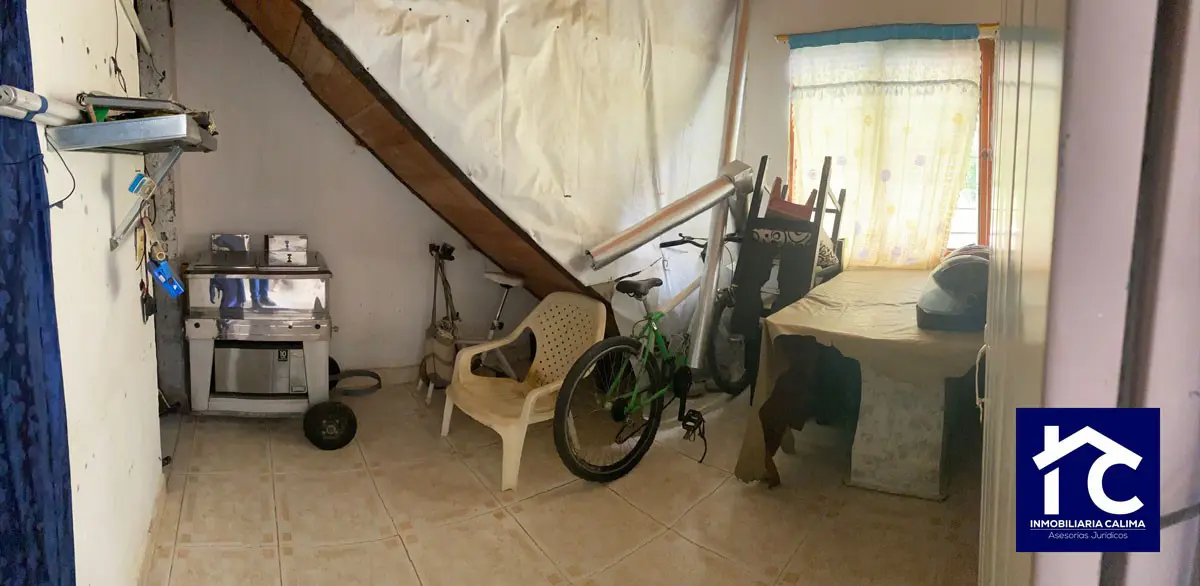 Lote Casa de 2 pisos con entradas independientes